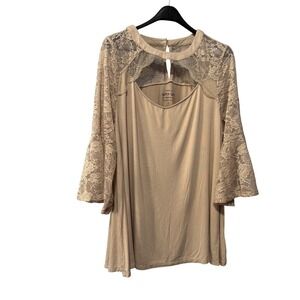 Torrid Super Soft Knits Tan Beige Lace Bell‎ Sleeve Cutout Top Plus Size 2 2X